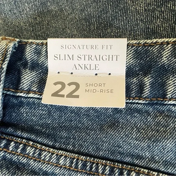 Lane Bryant Signature Fit Slim Straight Ankle Short Mid-Rise Jeans - Picture 4 of 6